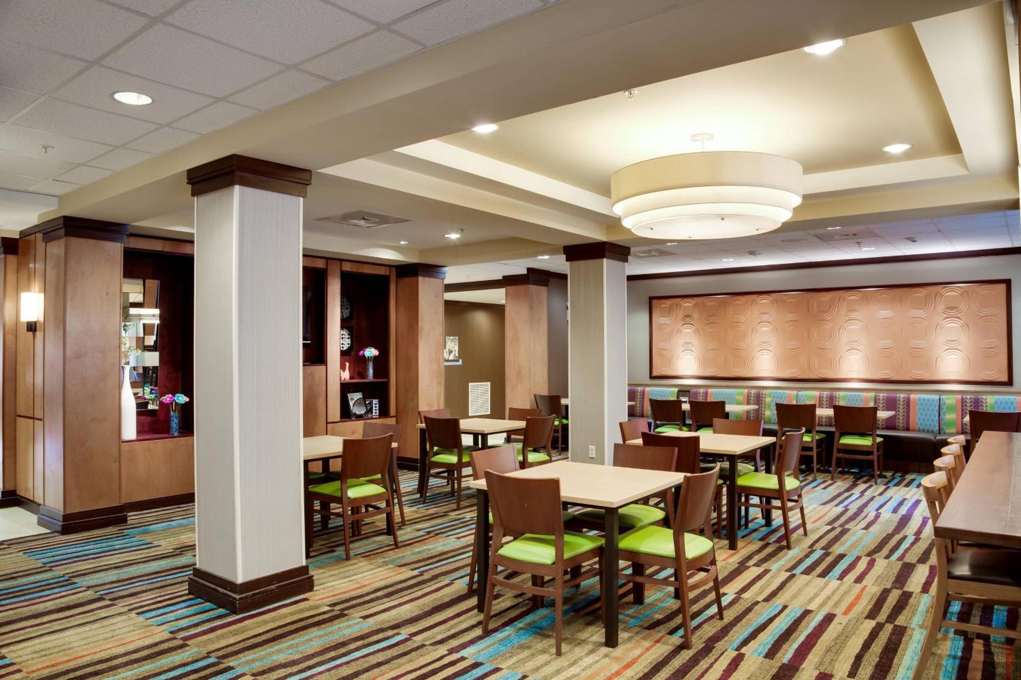 Hotel Fairfield &