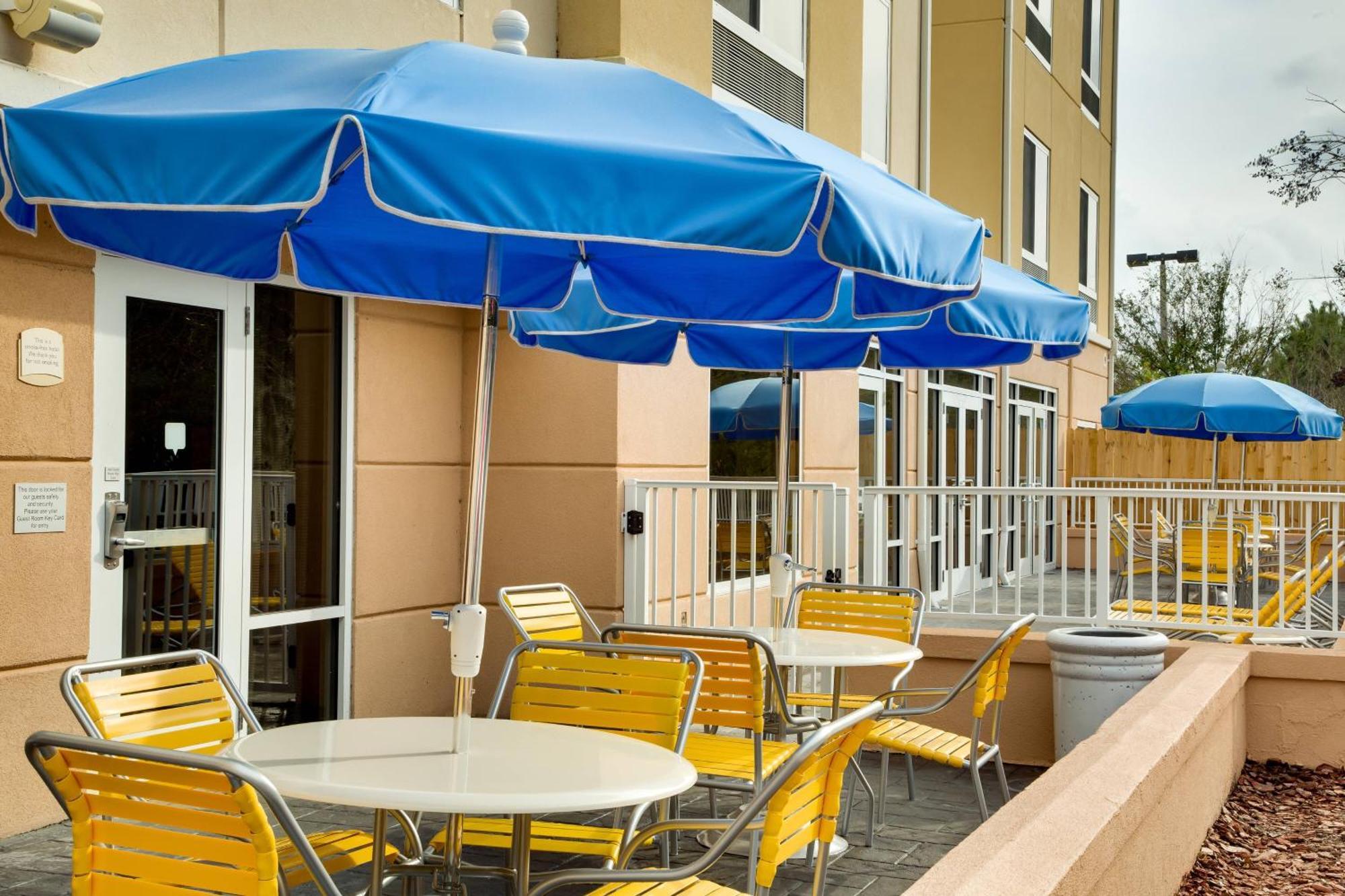 Fairfield & Hotel 3*